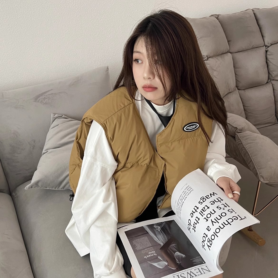 South Korea's 2023 new autumn and winter retro down jacket vest for women niche design letters cool and cute age-reducing vest