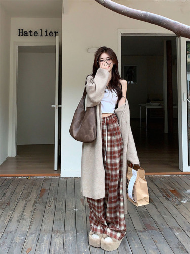 Actual shot of autumn and winter Korean chic simple warm sweater long coat + thickened contrasting plaid pants