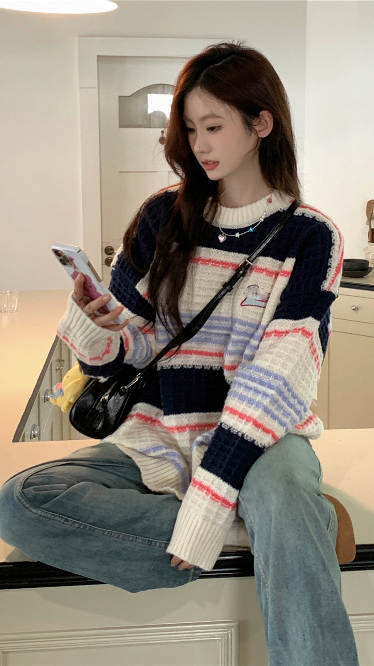 設計感條紋圓領毛衣女套頭秋冬2023新款外套寬鬆慵懶風針織衫上衣
