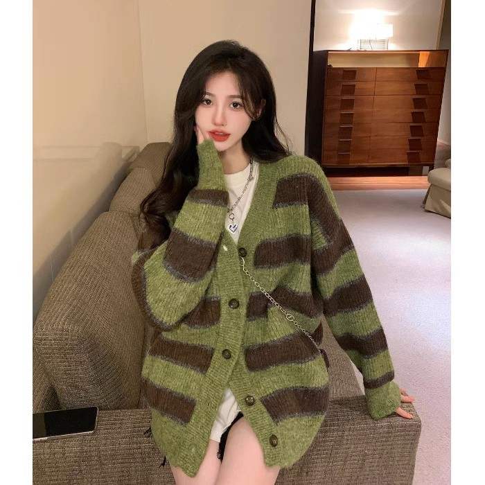 秋冬裝新款大碼女裝寬鬆慵懶風外穿上衣綠色中長款復古麻花針織衫
