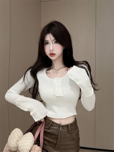 Actual shot~French gentle temperament solid color threaded button long-sleeved top simple waist slimming round neck T-shirt