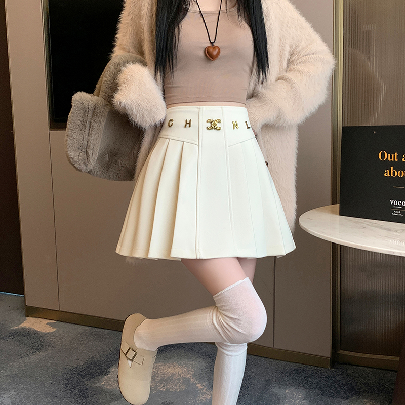 Actual shot of 2023 new college style age-reducing high-waist slimming A-line skirt metal letter short skirt pleated skirt
