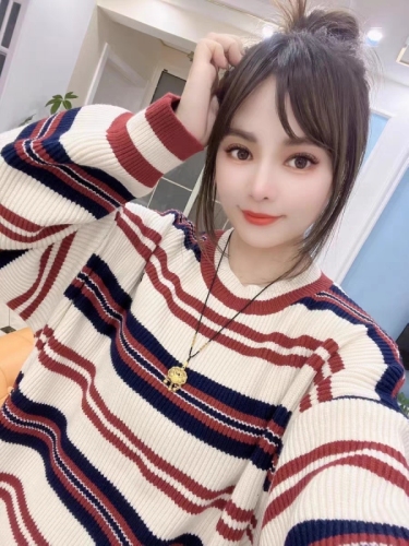 Striped knitwear women's long-sleeved European goods  new fashion loose and versatile round neck colorful striped sweater