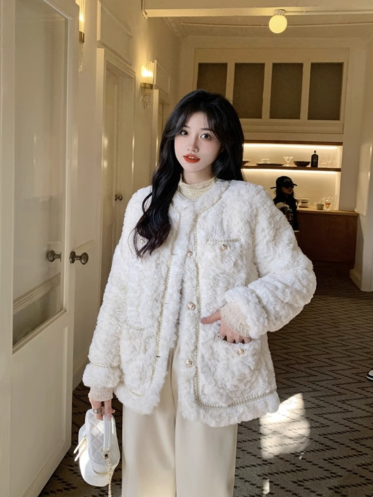 Lamb wool coat women's winter mid-length 2023 Korean version new thickened stitching small fragrance plush top cotton coat