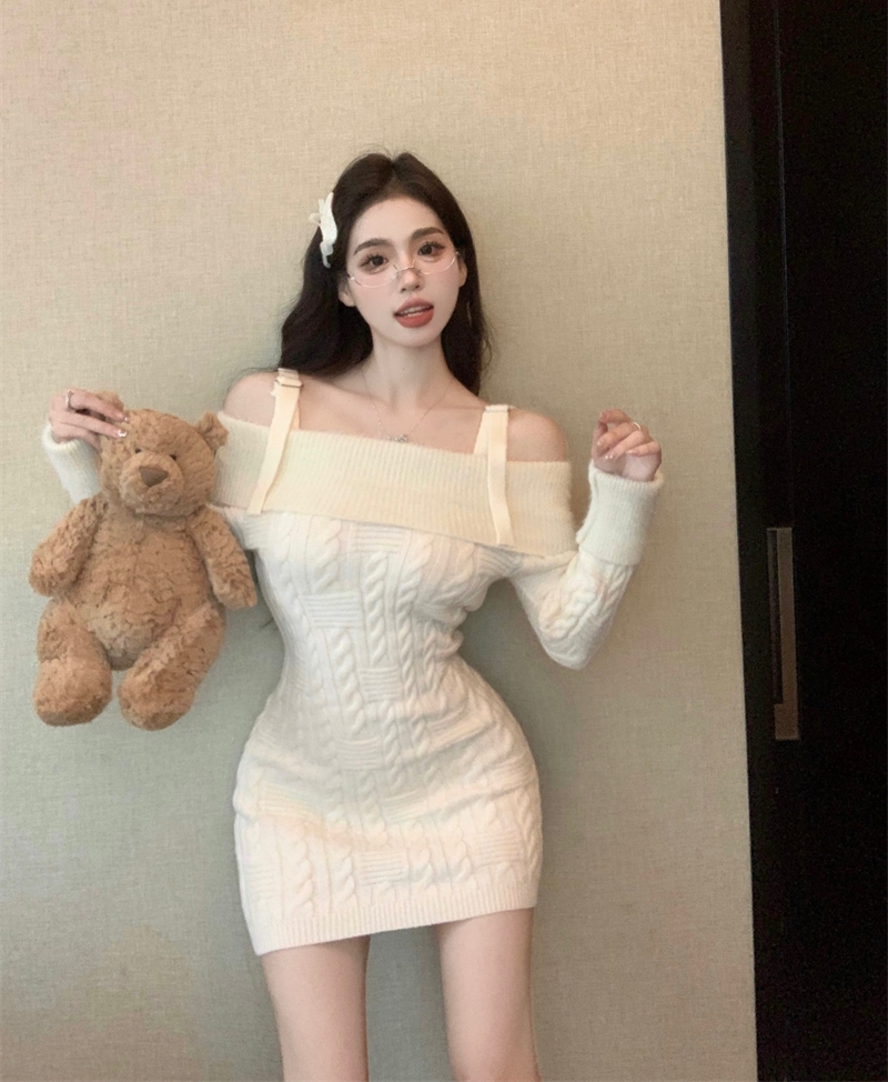 Actual shot of one-shoulder long-sleeved twist knitted dress for women in autumn and winter fur stitching slim hip-hugging short skirt