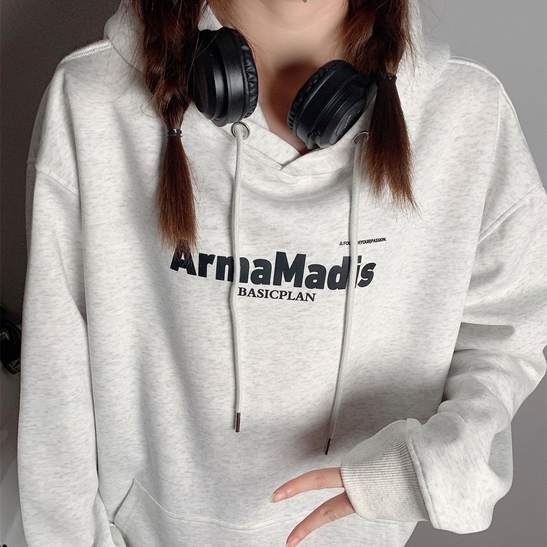Velvet and thickened Korean style letter printed hooded loose casual white lazy style sweatshirt for women trendy in