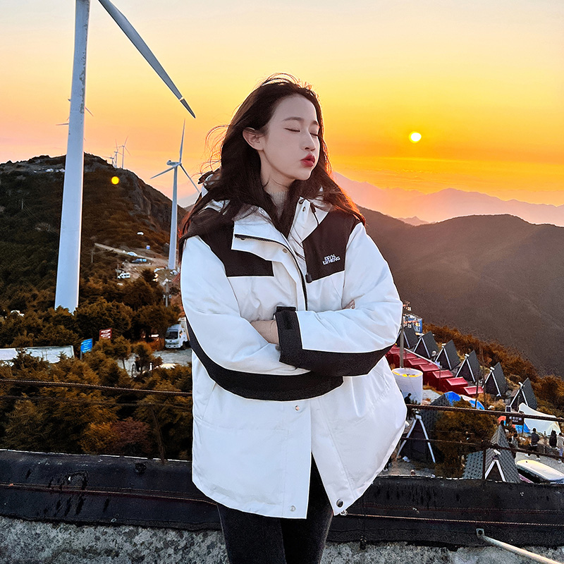 Actual shot of 2023 winter workwear outdoor jackets and cotton-padded jackets for women niche design thick cotton-padded jackets and jackets for women