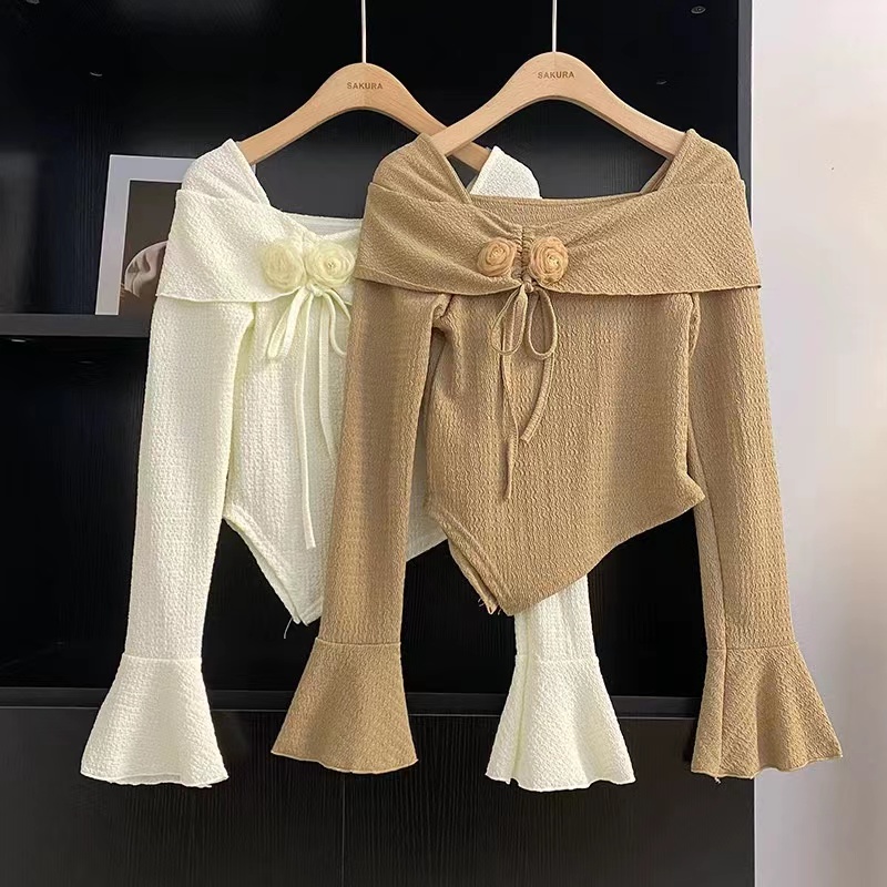Sweet temperament, versatile square collar, three-dimensional flower long-sleeved shirt for women, 2023 autumn and winter Korean version, versatile and stylish small shirt trend