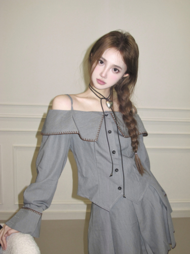 Real shot of new autumn clothing, Internet celebrity style one-line collar shirt + skirt suit for women