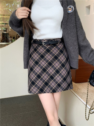 Real shot of  autumn and winter new plaid skirt for women, high waist, slimming and anti-exposure, A-line skirt with belt