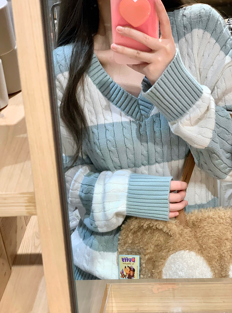 實拍 秋冬霧藍色間條拼色V領顯瘦套頭毛衣