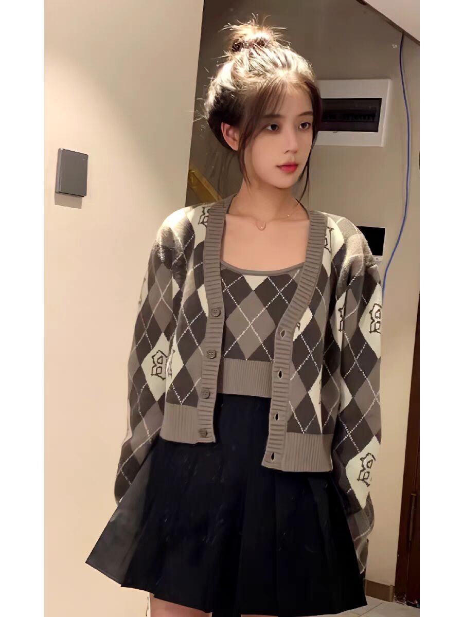 College style retro slim fit top coat rhombus plaid V-neck knitted cardigan sweater small coat thin