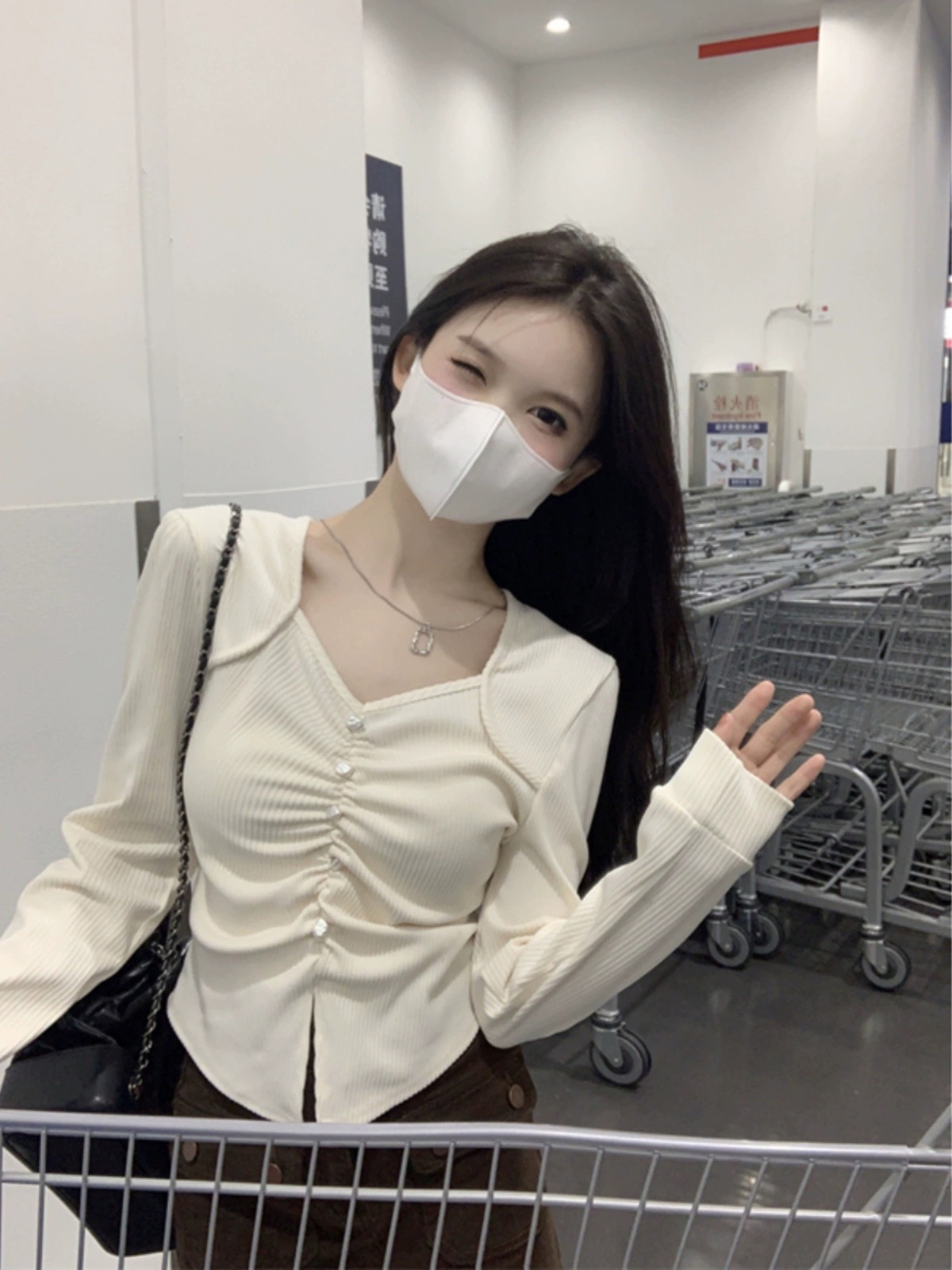 Be careful with pleated design T-shirt summer 2023 new style slim slim long-sleeved bottoming top for women