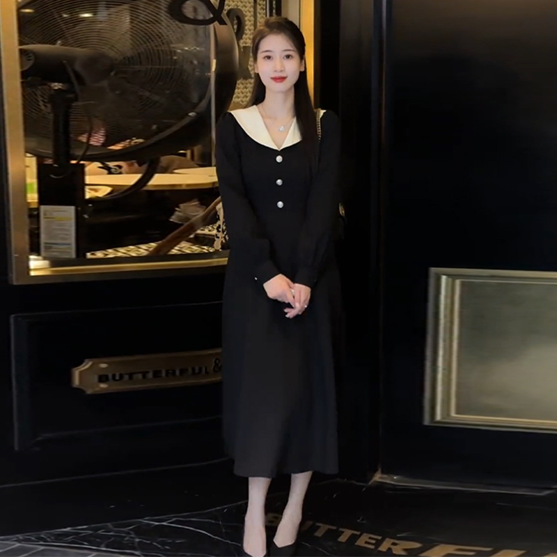 French Hepburn style black dress for women 2023 new autumn and winter high-end doll collar temperament slim long dress
