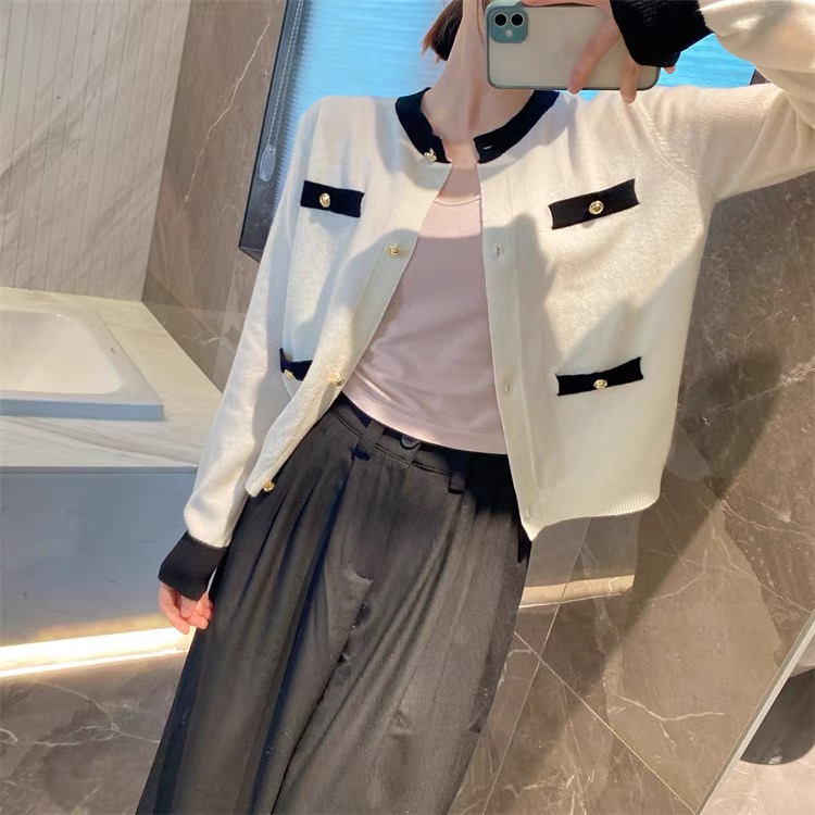 2023 autumn and winter high version all-wool knitted round neck single-breasted four-pocket contrasting color cardigan long-sleeved jacket