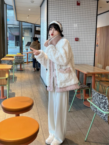 Xiaoxiangfeng white lamb wool coat for women  new winter style loose thickened high-end environmentally friendly fur