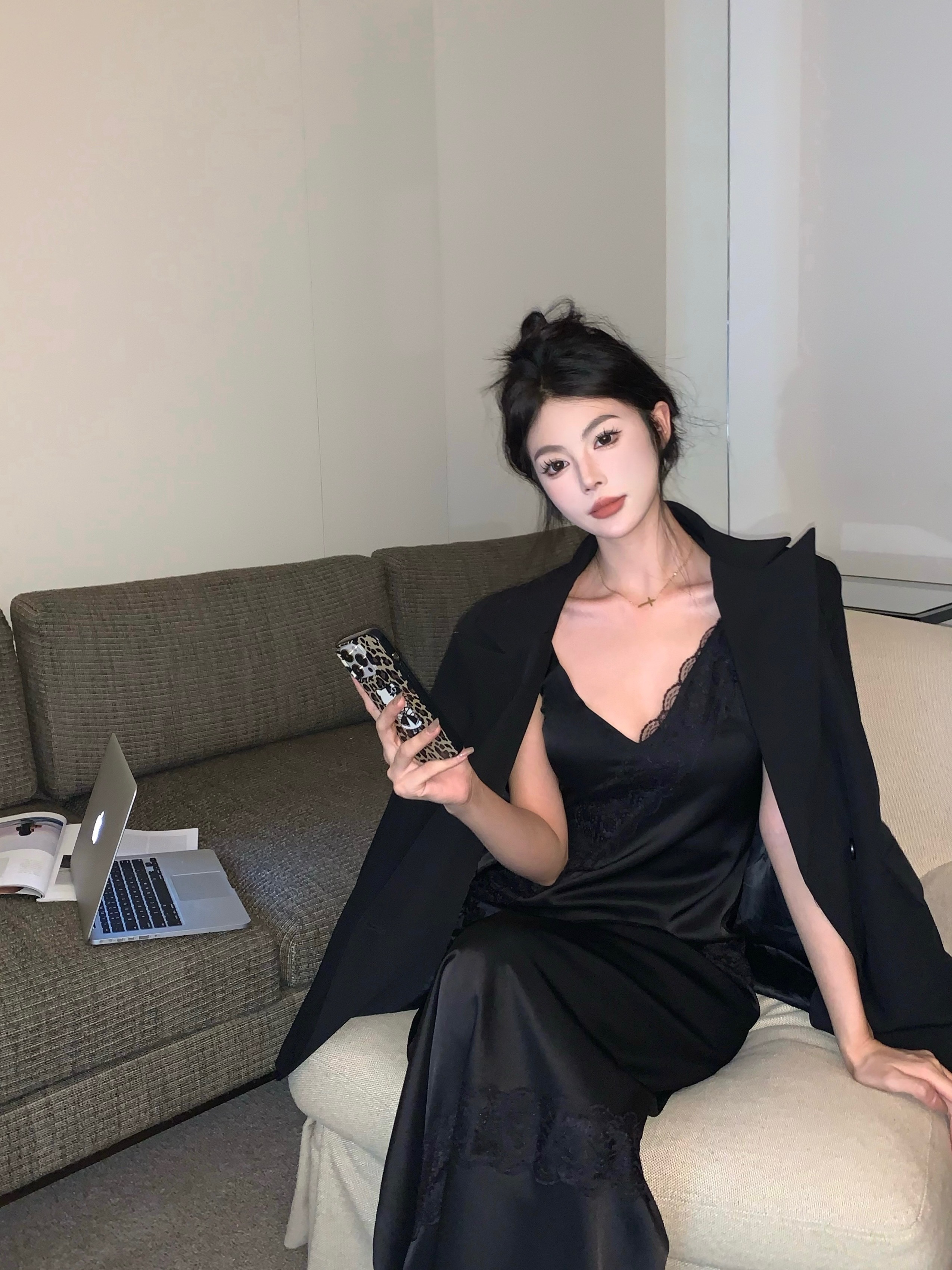 實拍 法式復古蕾絲拼接v領高級吊帶連衣裙洋氣百搭西服外套