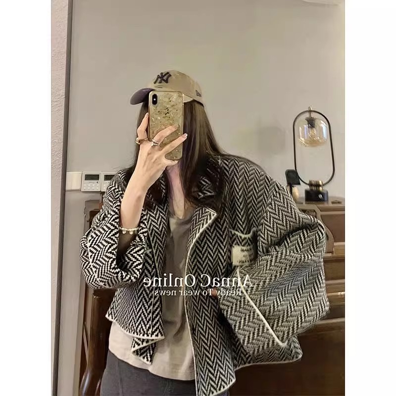 Korean style design, high-end, small fragrant style knitted short loose houndstooth versatile jacket