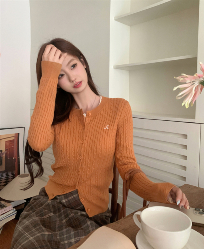 Actual shot of new autumn and winter styles~retro twist sweater cardigan design niche Korean style chic knitted top
