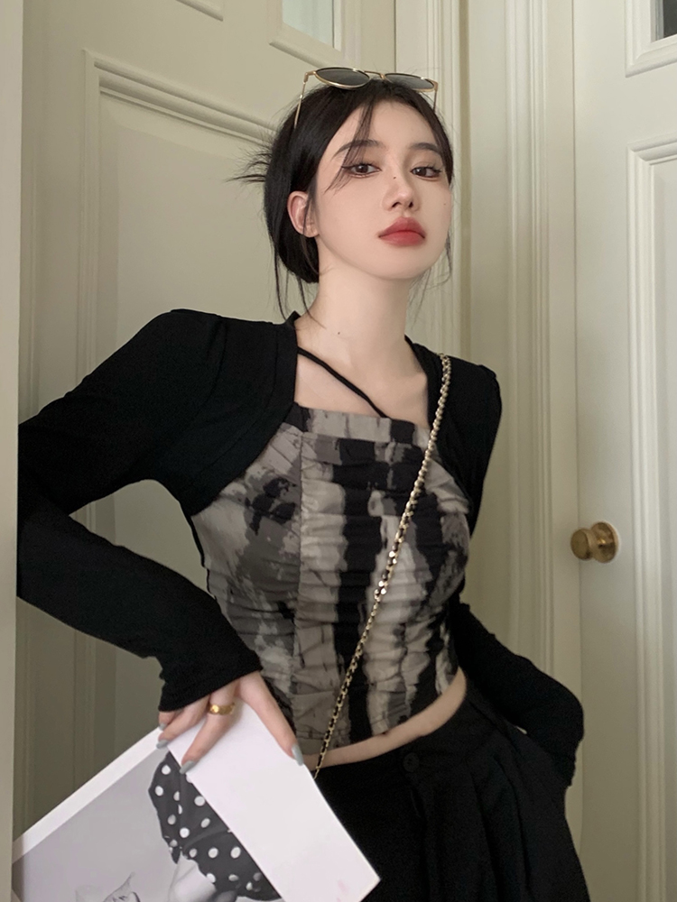 Chic and sweet T-shirt women's autumn design niche short long-sleeved hot girl bottoming shirt with tight top