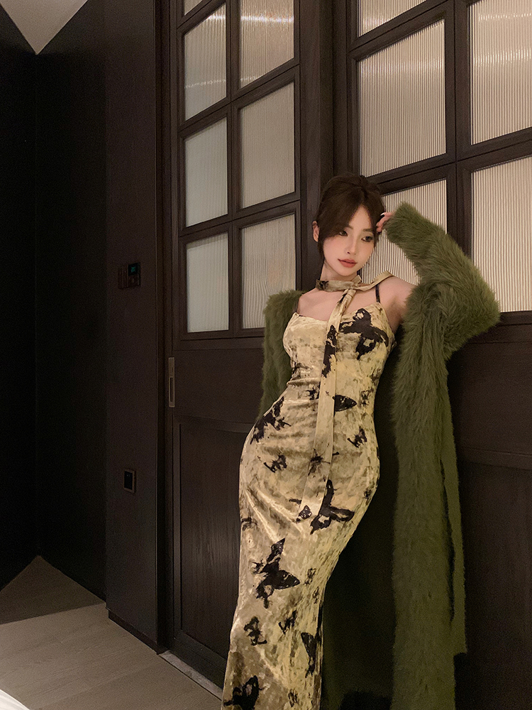 實拍 法式復古蝴蝶絲絨吊帶連衣裙子女+毛毛長開衫外套大衣