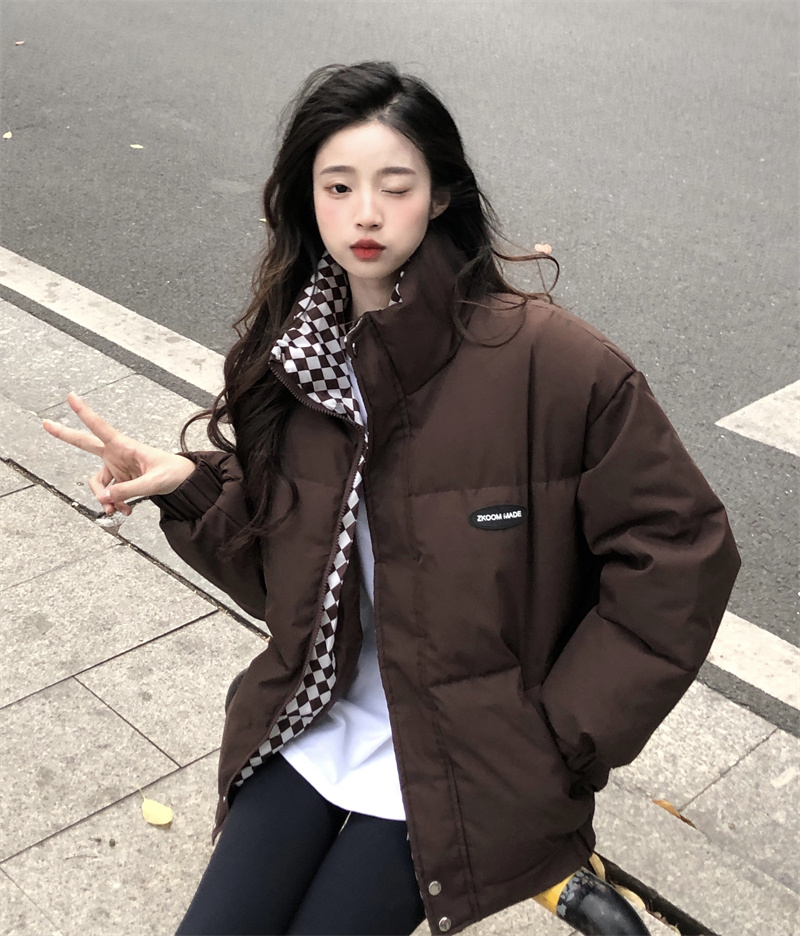 Actual shot of new thickened cotton jackets, women's down jackets, student jackets and bread jackets are in fashion
