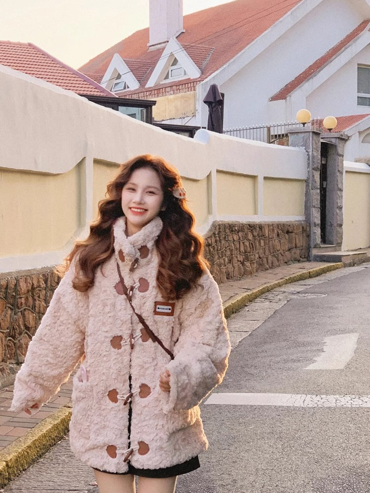 2023 new imitation rabbit velvet love horn buckle age-reducing furry warm fur lamb plush jacket for women winter