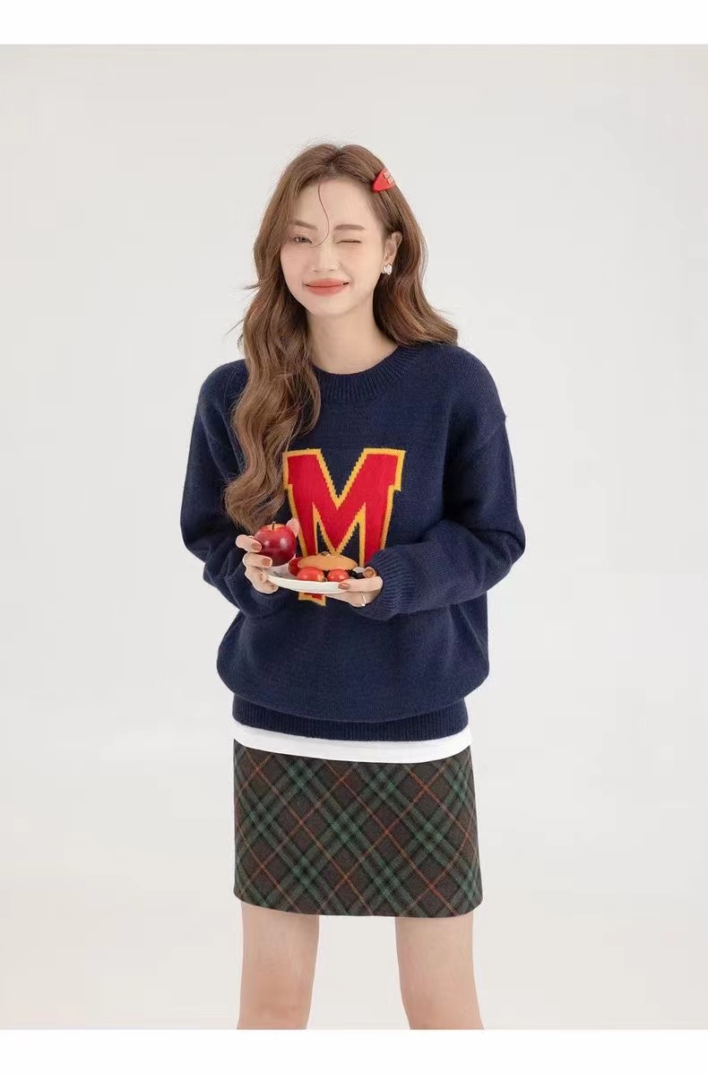 Ouyang Xi's high-end long-sleeved round neck sweater 2023 autumn new sweet and versatile loose letter top for women