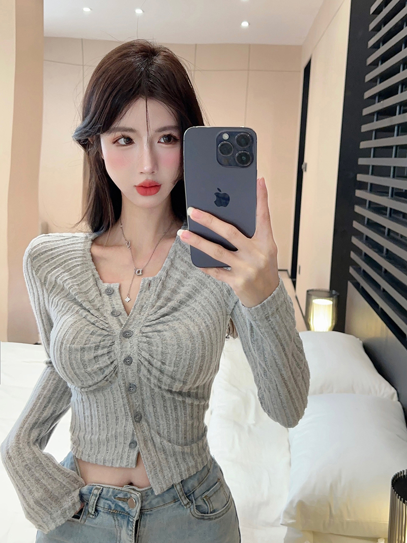 Actual shot of Pure Desire pleated long-sleeved T-shirt women's short slim-fitting top