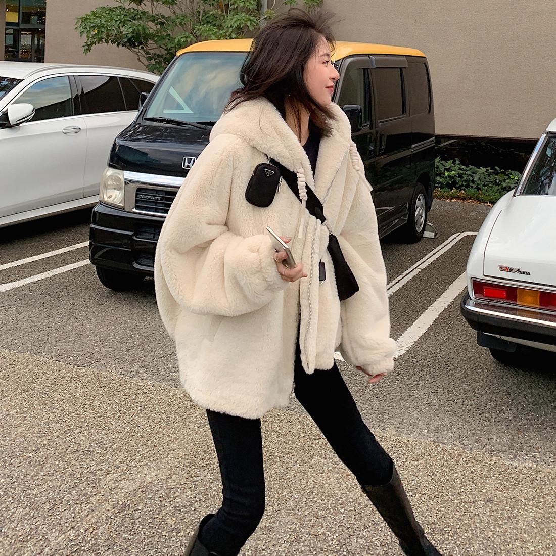 Autumn and winter velvet thickened hooded lambswool coat women's cotton-padded jacket loose plush cotton coat furry warm cotton coat