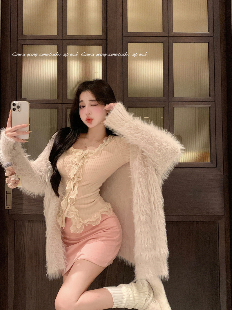 Real shot of lazy style plush cardigan knitted jacket + spliced ​​lace knitted top + skirt suit
