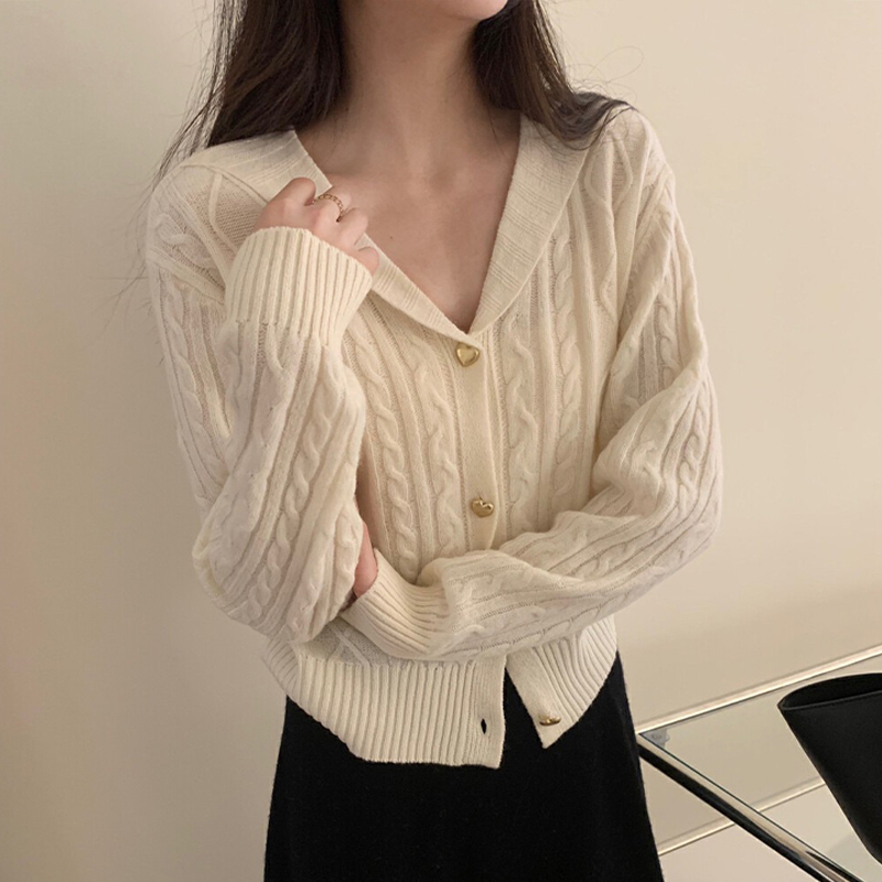 V-neck knitted cardigan women's 2023 new autumn and winter popular beautiful sweater jacket short top this year