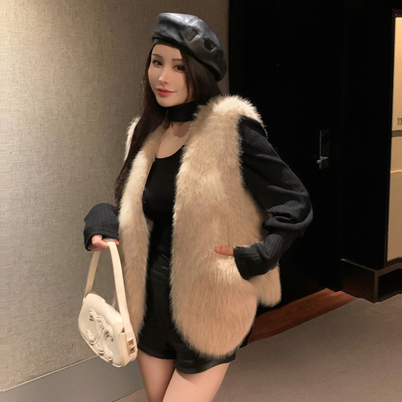 Actual shot of 2023 autumn and winter new imitation fox fur fur vest for women, short fur vest, outer vest and waistcoat