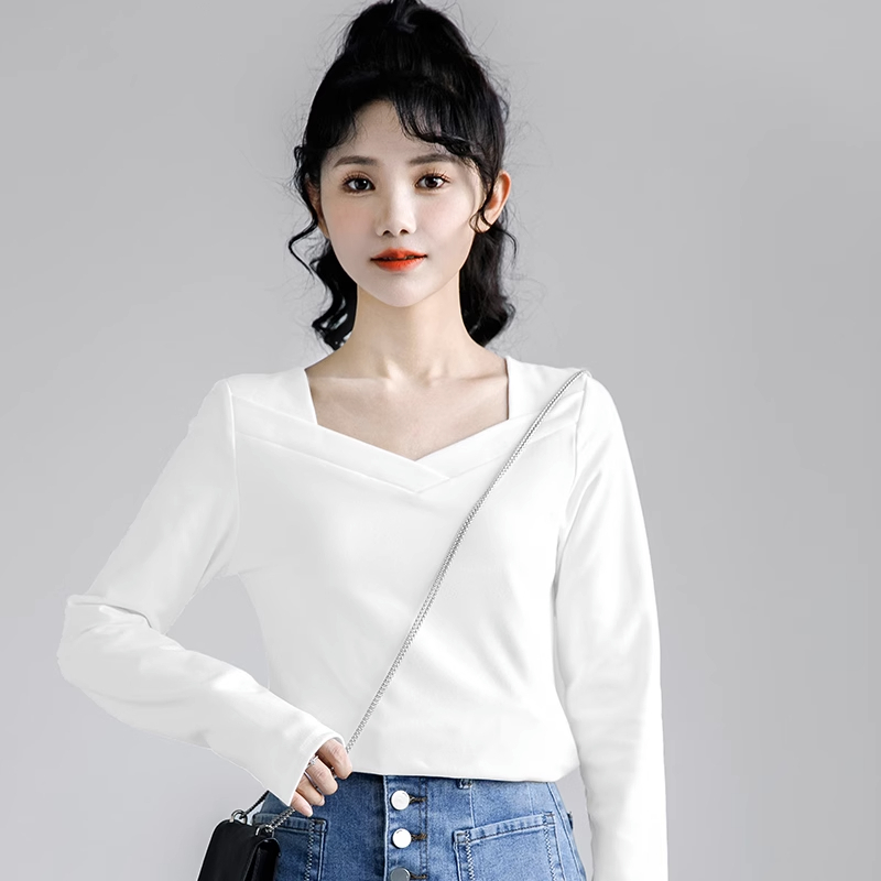 設計感小眾德絨v領打底衫女秋冬新款洋氣內搭修身短款上衣服