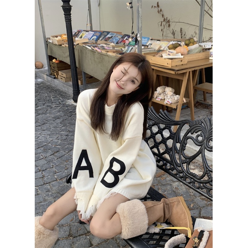 Designed tassel letter printed long-sleeved sweater for women in autumn loose mid-length casual top
