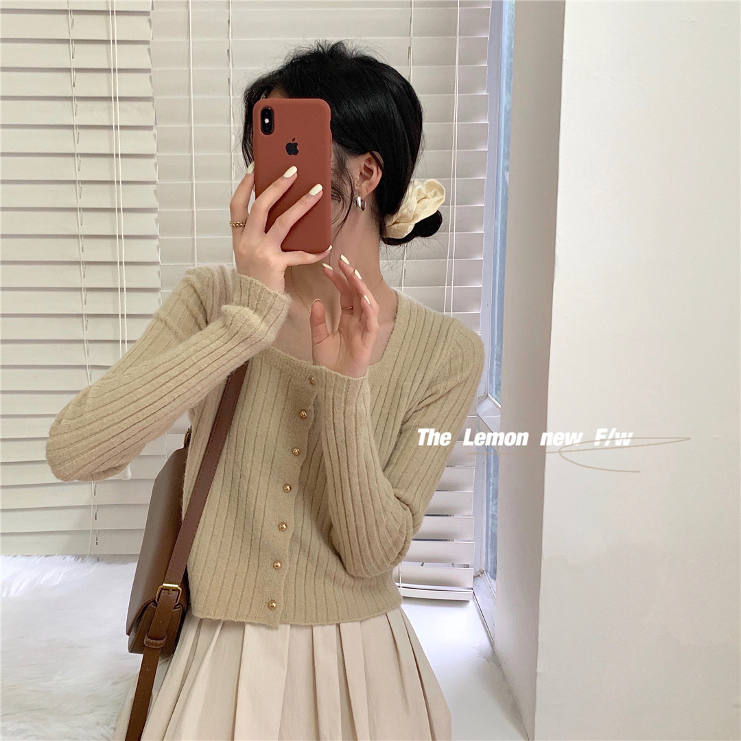 韓國chic秋冬新款氣質小金扣方領親膚針織開衫純色打底衫毛衣女