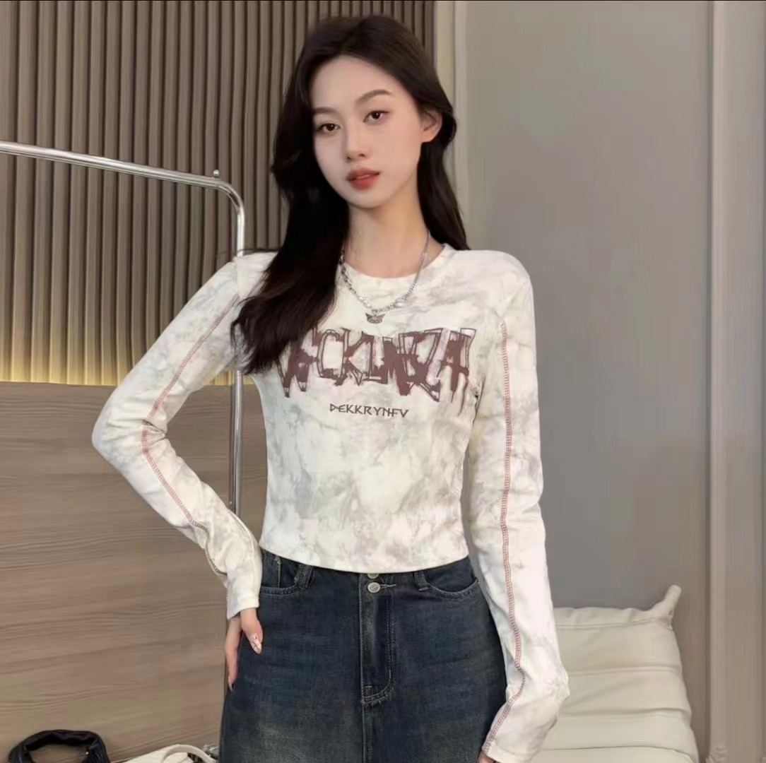 Pure lust style smudged round neck long-sleeved T-shirt for women autumn Korean version slim fit printed letters slim hot girl short top