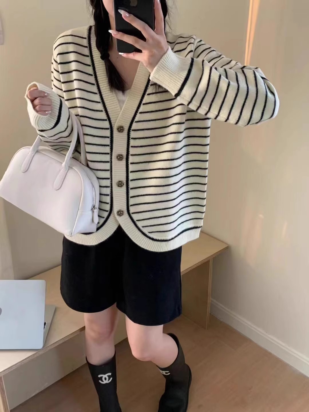 New autumn clothing 23 years Korean version loose V-neck striped cardigan women's casual soft waxy sweater versatile sweater jacket trendy