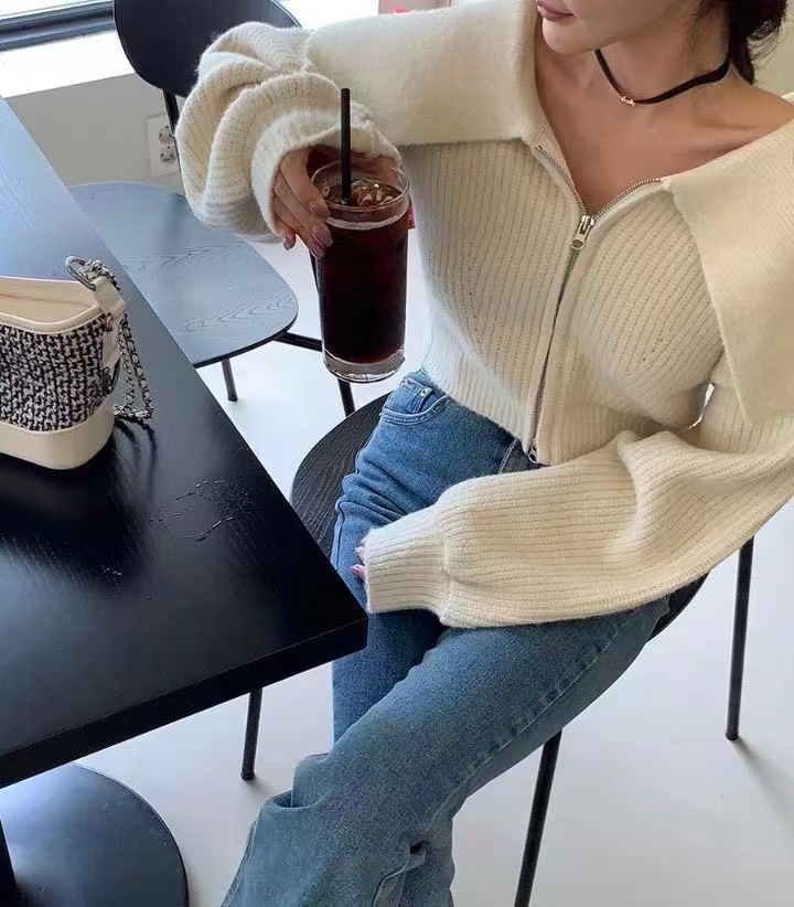 Recommended by INS ~ Fashionable large lapel niche design zipper lantern sleeve sweater jacket for women