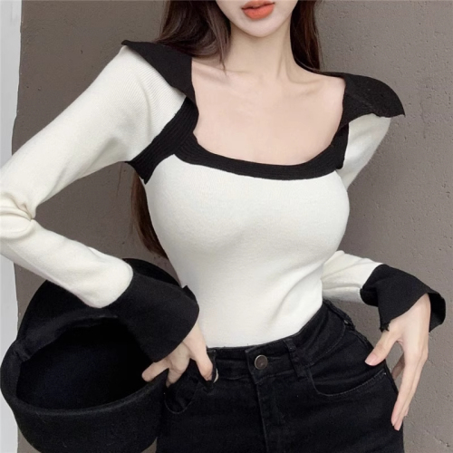 Retro high-end square-neck long-sleeved T-shirt for women in autumn, chic white slim-fitting bottoming shirt, short sweet and spicy top