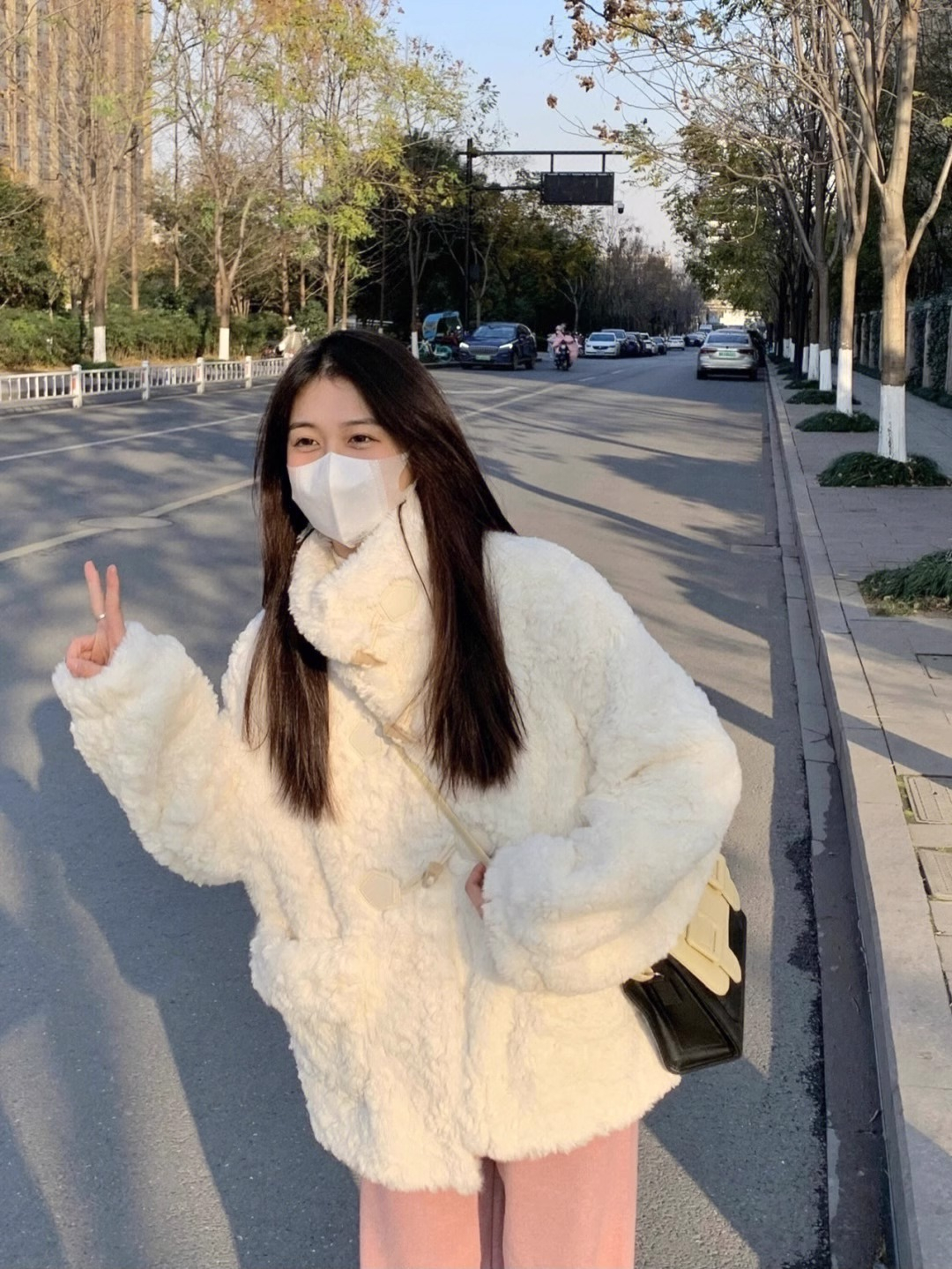 Official photo original fabric quality loose milk fufu horn button lamb hair plush women's jacket