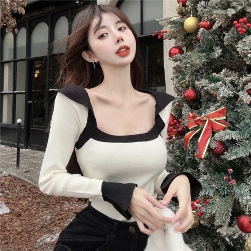 Retro high-end square-neck long-sleeved T-shirt for women in autumn, chic white slim-fitting bottoming shirt, short sweet and spicy top