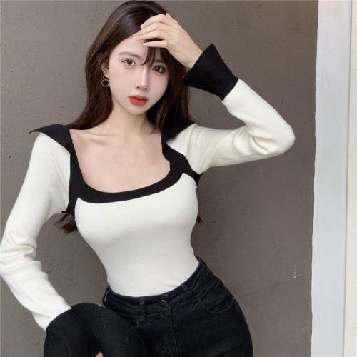 Retro high-end square-neck long-sleeved T-shirt for women in autumn, chic white slim-fitting bottoming shirt, short sweet and spicy top