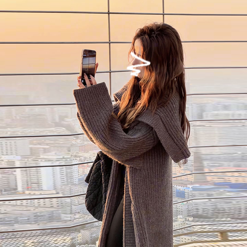 Japanese retro lazy style long knitted sweater jacket women's 2023 new autumn and winter loose cardigan