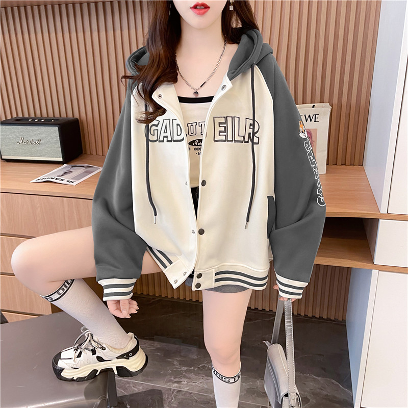 實拍 加絨寬鬆連帽棒球服外套女秋冬小眾撞色拼接卡通刺繡開衫