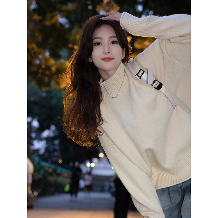 楊泡泡 杏色卷邊高領純色毛衣女2023冬季新款寬鬆韓版慵懶風針織