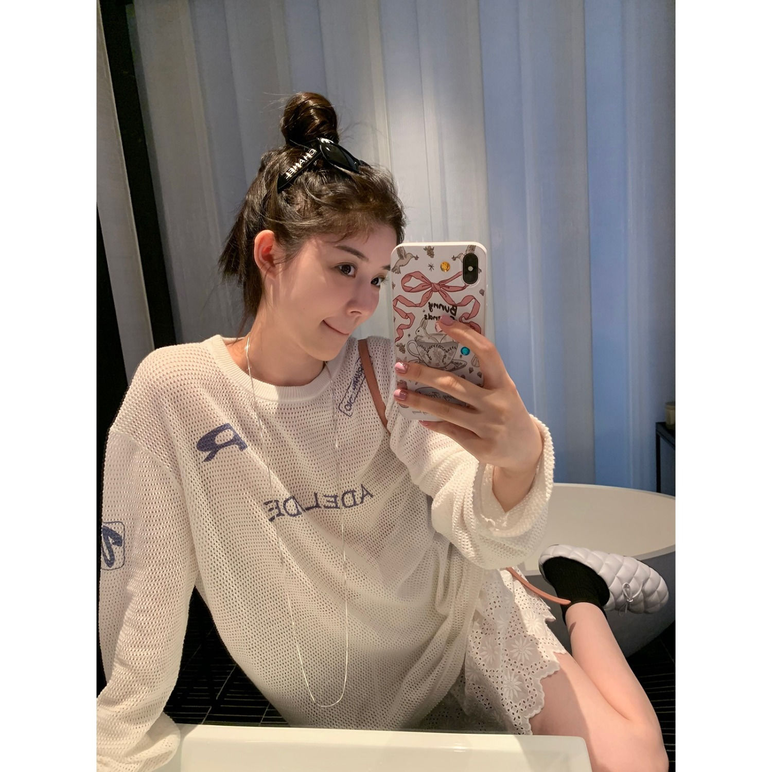 Original fabric bag with letter print on the back and front and back collar, hollow top, thin long-sleeved T-shirt with design feel