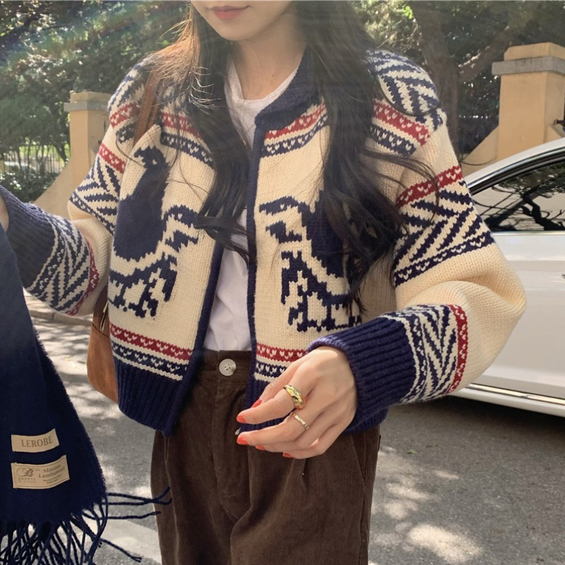 短款毛衣外套女高級感2023新款春裝小眾小個子長袖針織開衫上衣冬