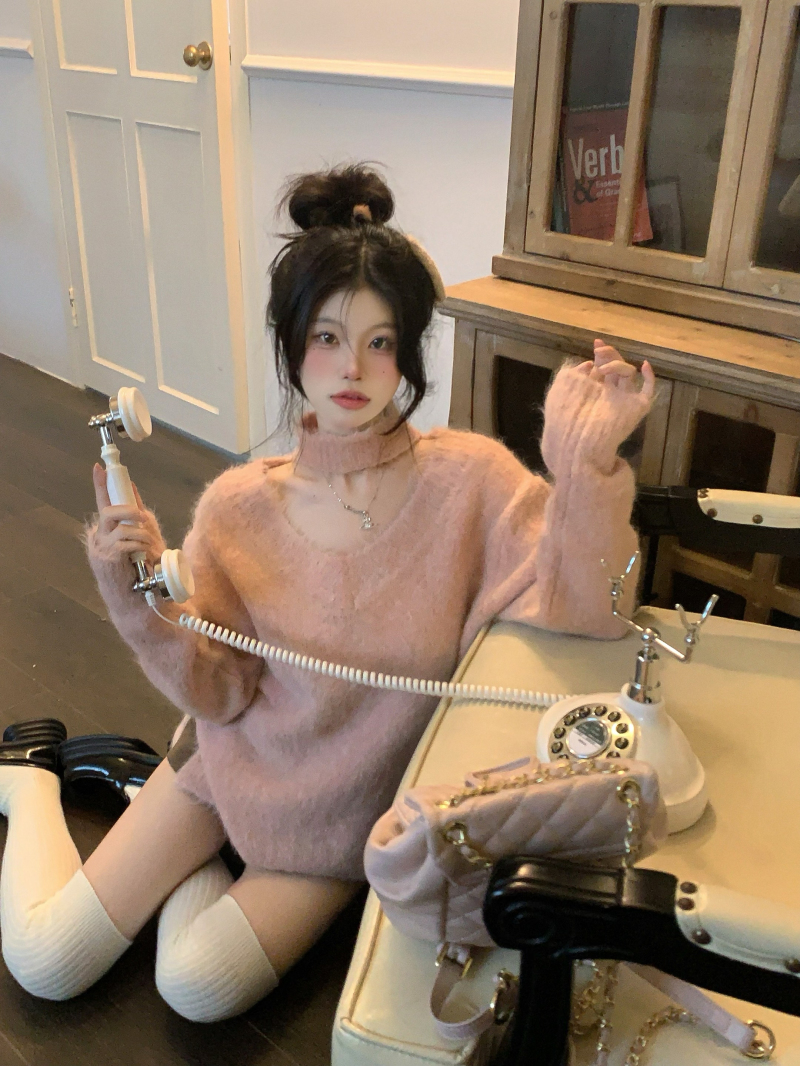 實拍  慵懶寬鬆簡約可愛俏皮軟糯仿貂絨掛脖針織毛衣