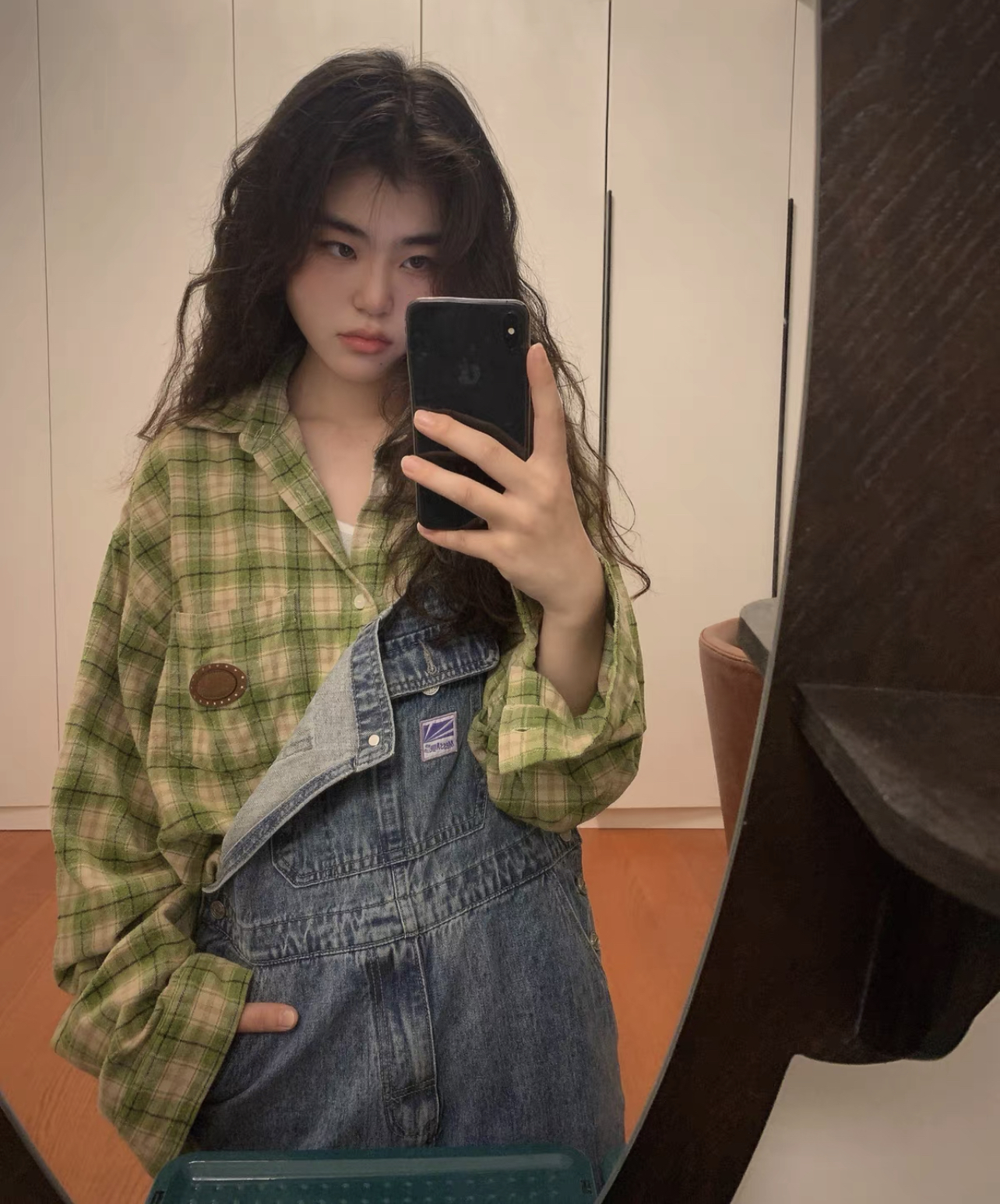慵懶風復古綠色格子襯衫2023春秋新款女寬鬆設計感小眾休閒上衣